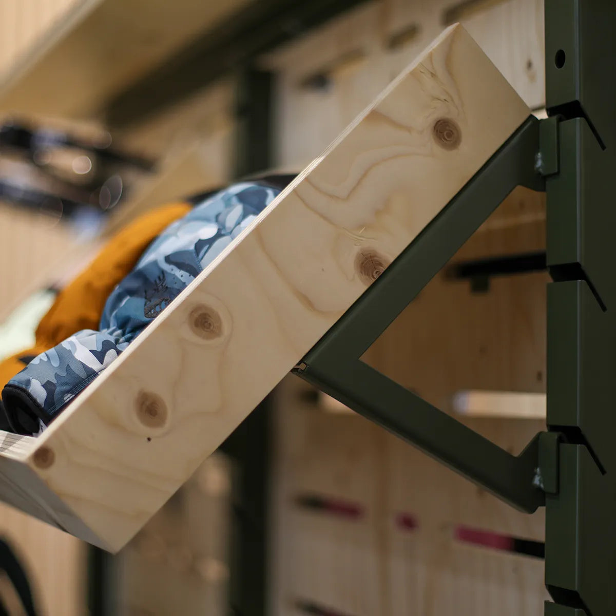 Mobilier By Mission