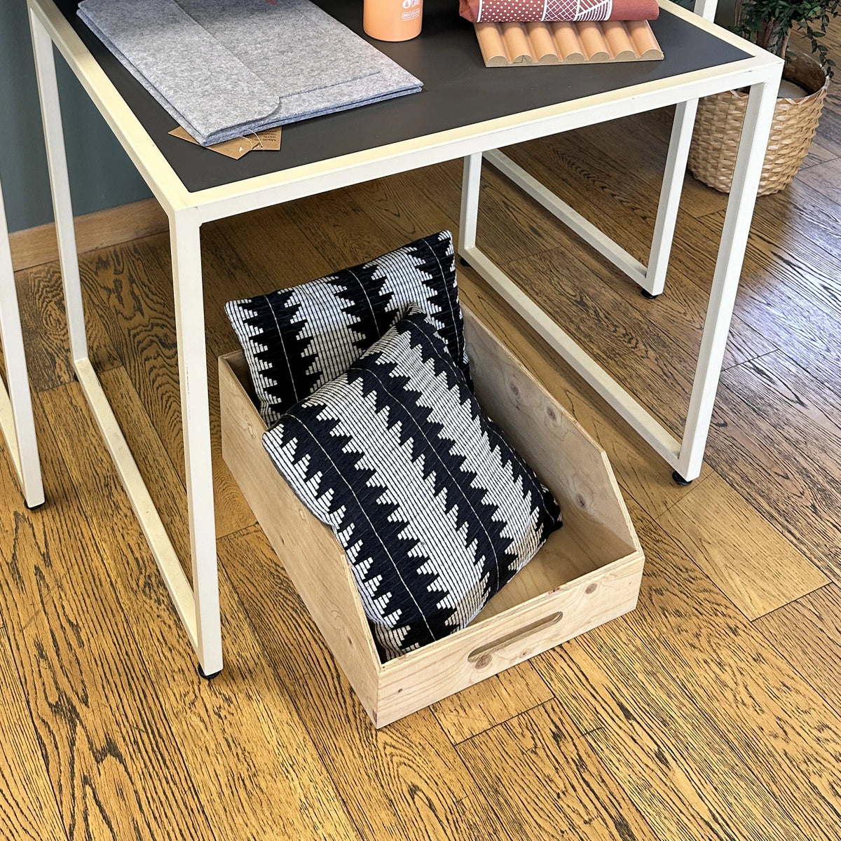 Mobilier By Mission