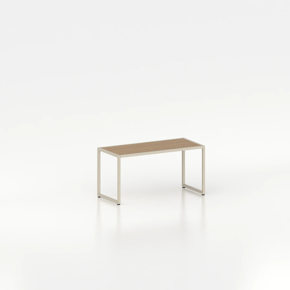 Banc d'exposition d'agencement avec cadre en acier — plateau bois chêne clair et structure coloris beige