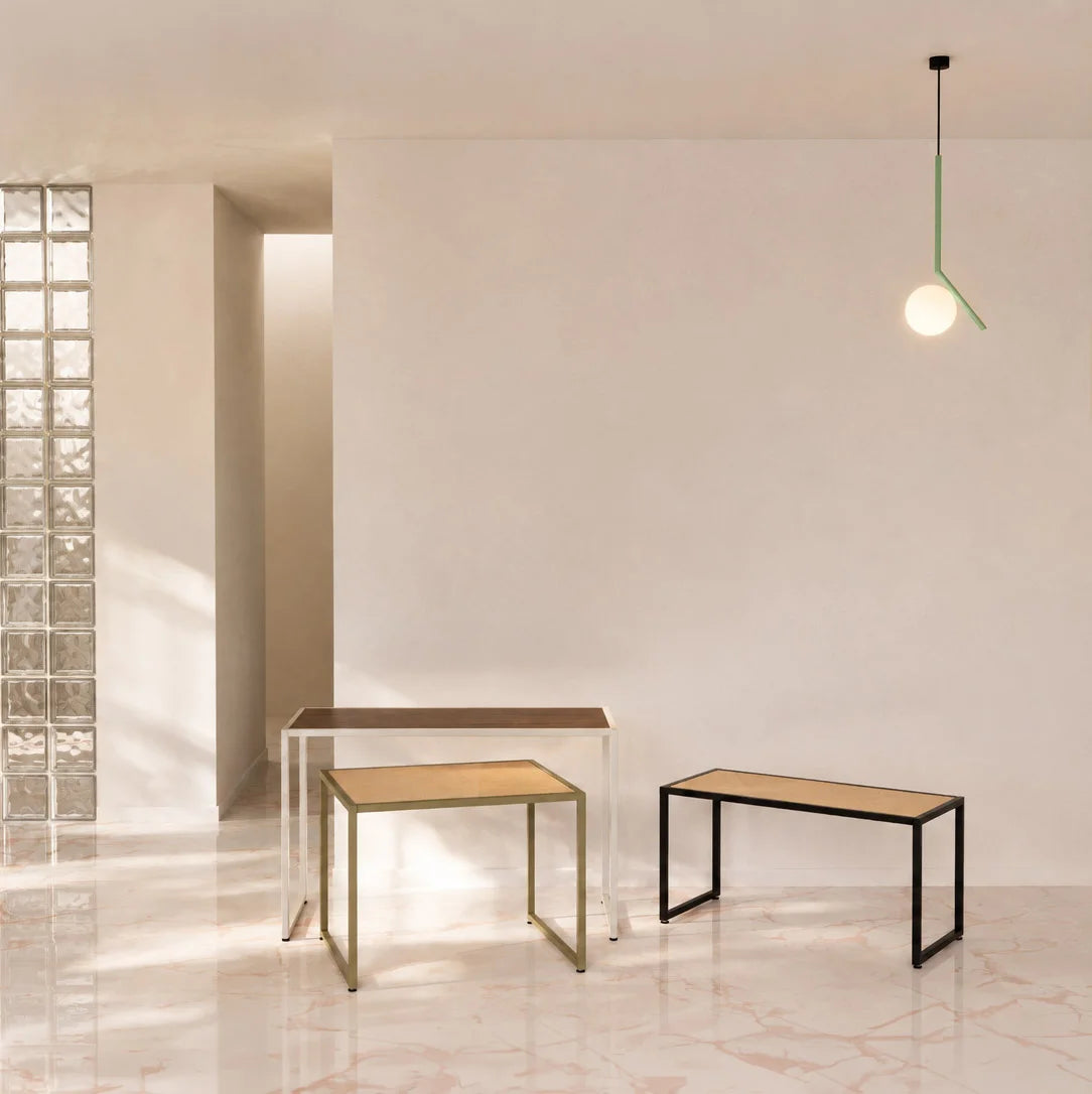 TABLES DE PRESENTATION & PODIUMS D'EXPOSITION