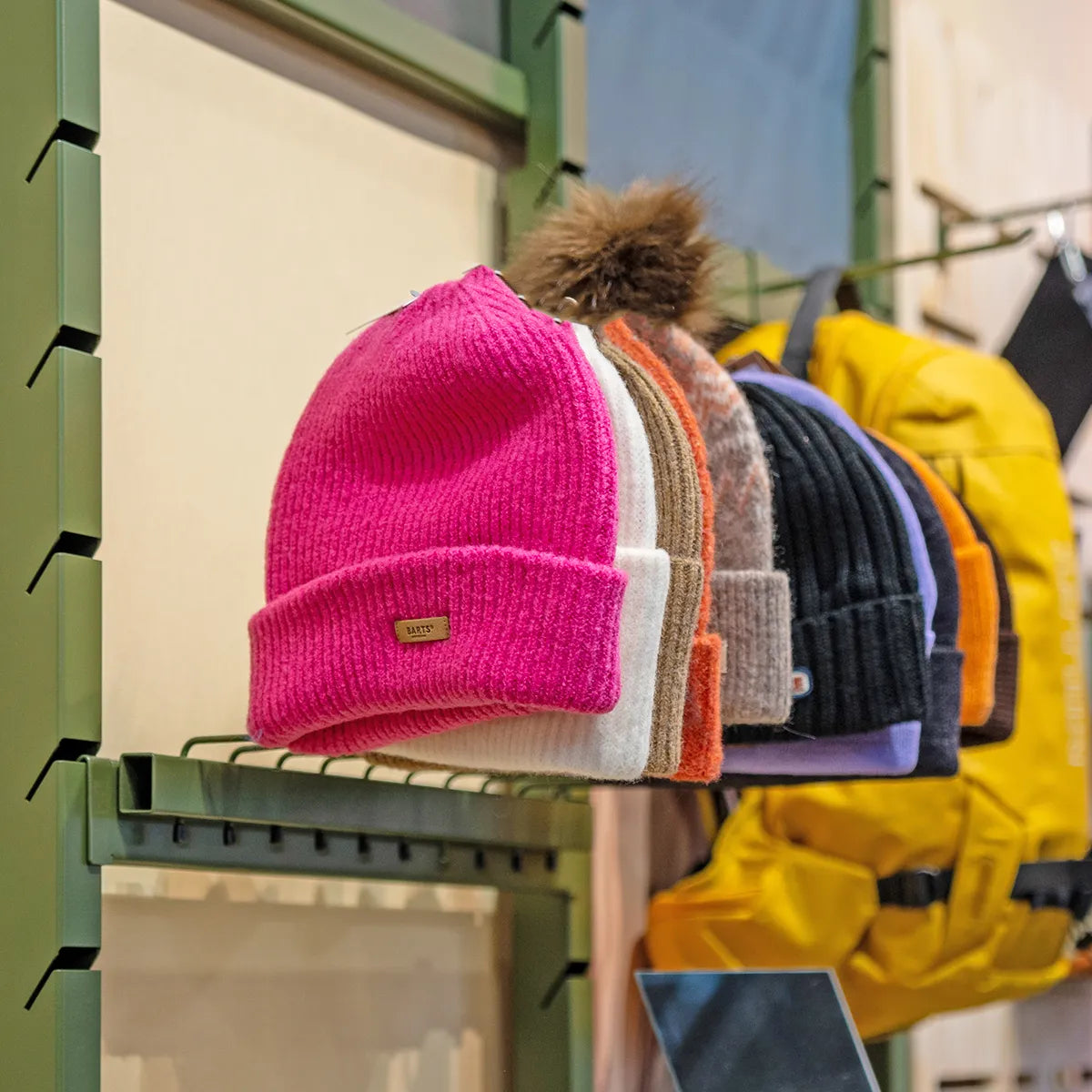 Support pour 10 bonnets (bar à bonnets) par clipsage entre 2 montants Poto