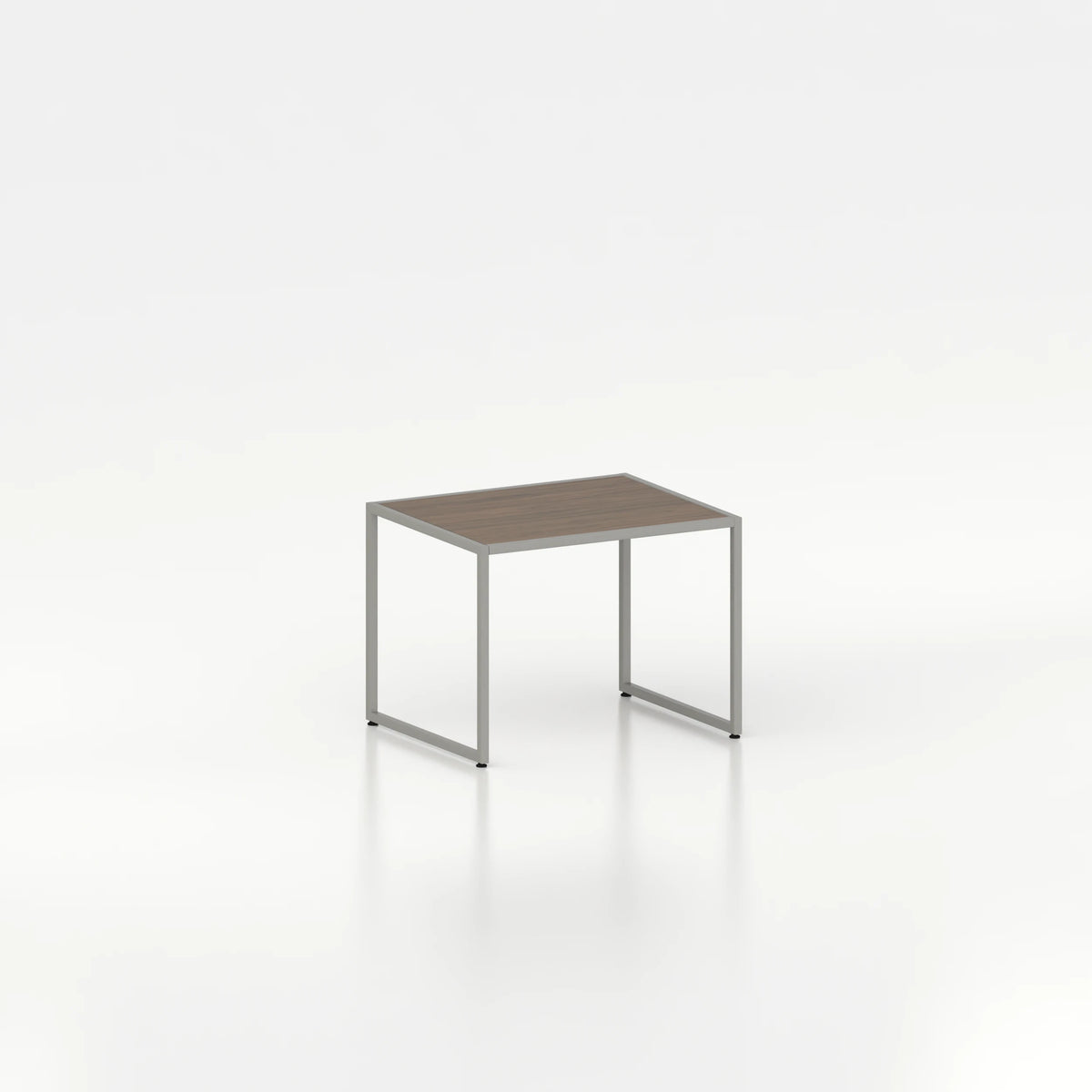Table intermédiaire d'exposition avec cadre en acier — plateau bois chêne foncé et structure coloris gris