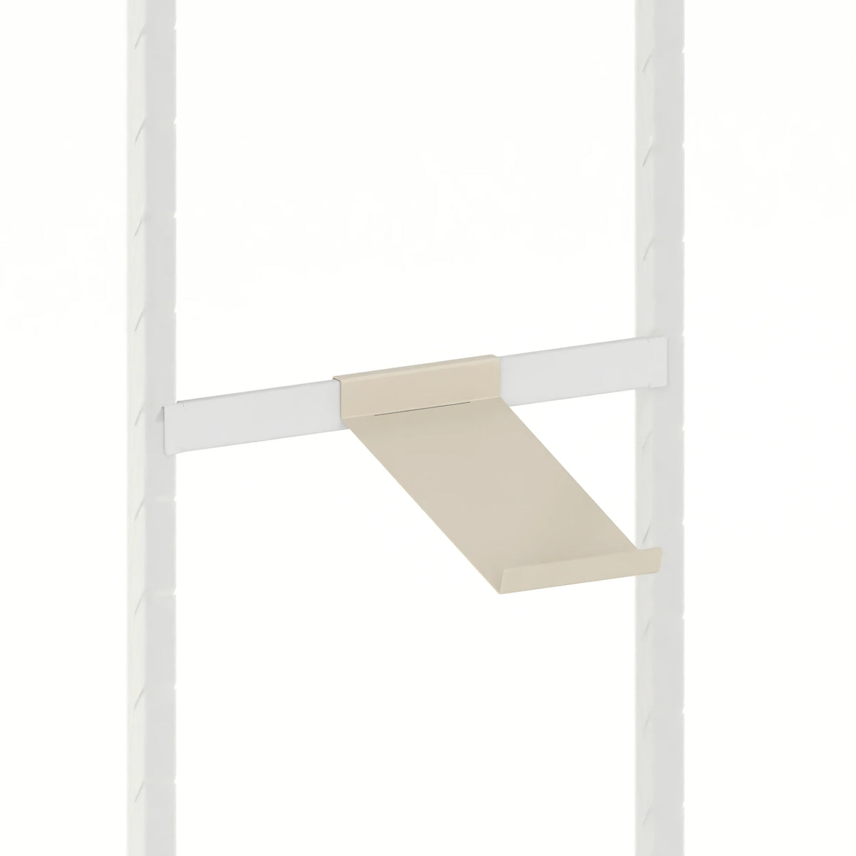 Tablette de merchandising inclinée (barre de charge) — coloris beige