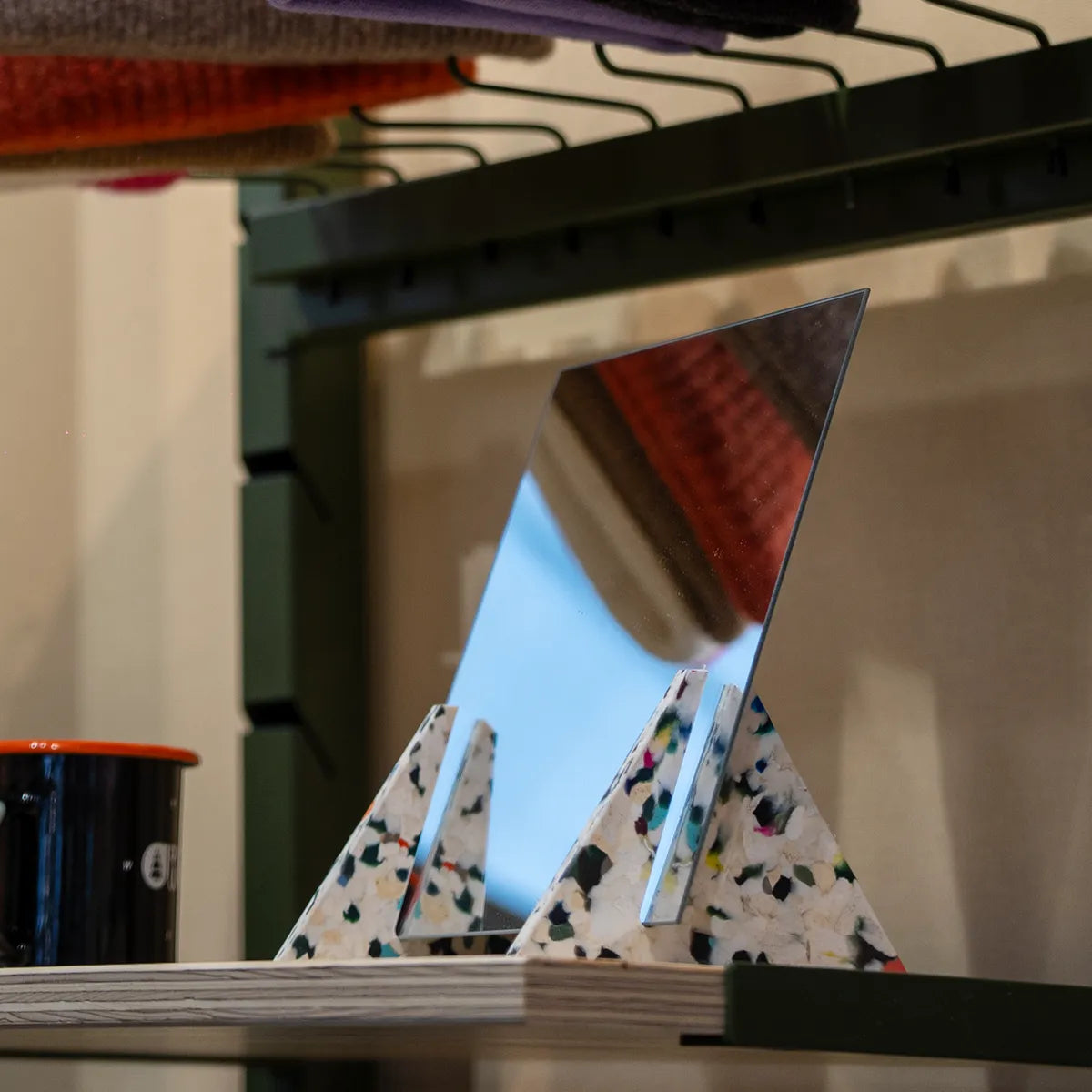Triangle support de visuel en plastique recyclé